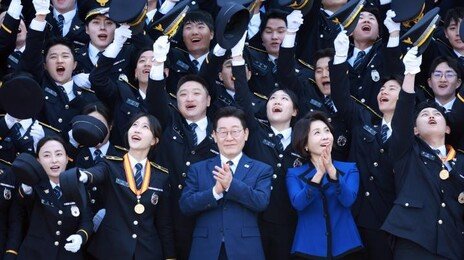 李대통령 “한국인 건드리면 패가망신, 경찰 활약 덕분에 가능”