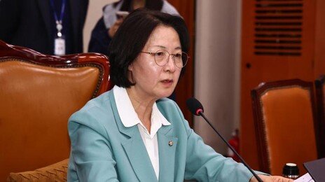 중수청-공소청 설치법… 與주도로 법사위 통과… 野 “검찰을 완전히 죽여”