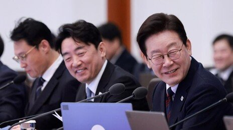 李 “한 방울의 석유 절실…강훈식, 표창이라도 해드릴까”