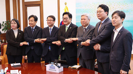 대통령 계엄권 제한 추진… 국힘 최소 10명 이탈해야 개헌 가능