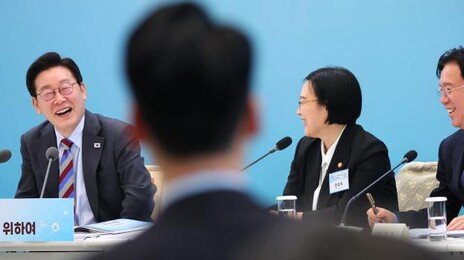 李대통령 “기술탈취·갑질, 중소기업 혁신 의지 갉아먹어”