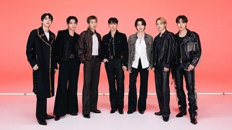 오늘 밤 우리는 누구의 카메라로 BTS 공연을 보게 되나