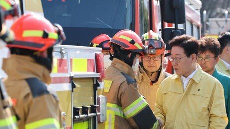 李, 대전 유가족 만나 “비서실장 전번 줄테니 연락하라”