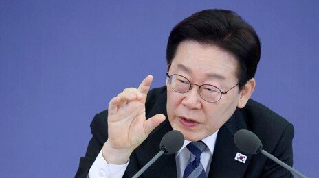 李 “집값 상승 정책 만든 공직자들, 투기까지 하면 제재 마땅”