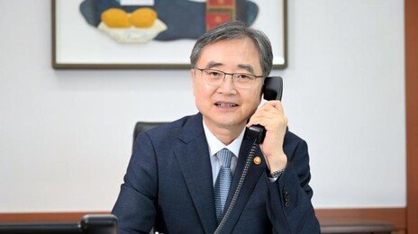 조현, 이란 외무와 첫 통화… “고립된 韓선원 안전 요청”
