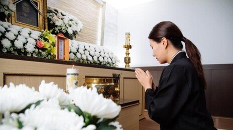 “공짜 아닌데 속았다”…3.3배 비싼 상조 결합, 절반은 모르고 사인
