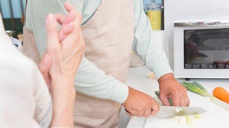 ‘주 1회’ 직접 요리하면 치매 위험 30%↓…초보자는 효과 ‘2배’
