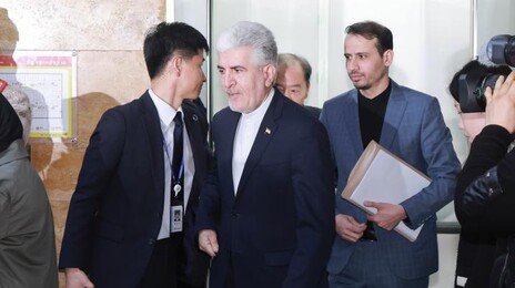 주한 이란대사 “美와 거래하는 한국 선박, 호르무즈 통과 어려워”