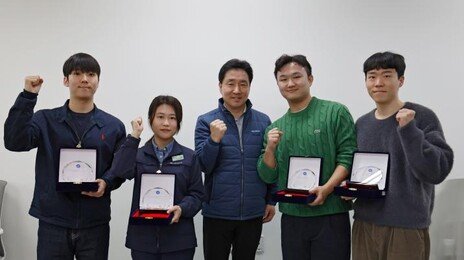 “오늘도 힘내세요” 감동어린 안내방송으로 시민들 위로한 지하철 승무원들
