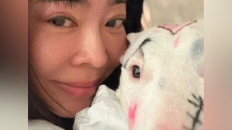 이혜영, 반려견에 낙서 같은 화장…‘동물 학대’ 뭇매