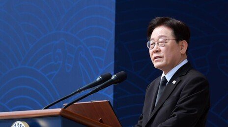 李 “자주국방 필수적…선택적 모병제 등 국방개혁에 속도”
