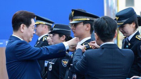 李대통령 “고문·조작·사법살인 같은 국가폭력 범죄자 훈포장 박탈은 당연”
