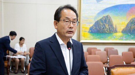 與, ‘상납·강매 의혹’ 조정훈에 “정자법 위반”…조 의원측 “사실 아냐”