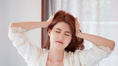 봄만 되면 머리가 지끈지끈…단순 두통 아닌 ‘이 질환’?