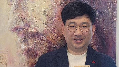 “못에 박힌 예수의 고통, 손끝으로 느껴보세요”