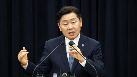 與, 현금 살포 김관영 제명… 金 “청년 15명에 대리비 68만원 줬다가 회수”