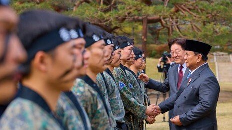 李, 인니 대통령과 육군 태권도 관람…프라보워 “쁜짝실랏과 비슷”