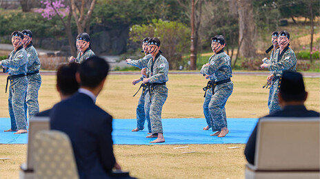 태권도 시범 본 인니 대통령 “우리 쁜짝실랏과 비슷”