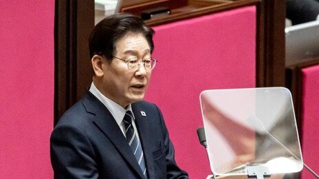 李대통령 지지율 67%…민주 48%·국힘 18%[한국갤럽]