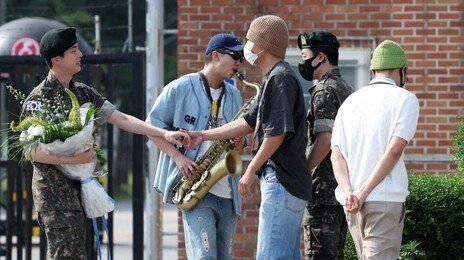 병역 기피 줄줄이…대만 연예계 흔든 논란, BTS까지 소환됐다