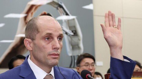 66억 묻고 61억 더!…로저스 쿠팡 임시대표, 또 주식 보상