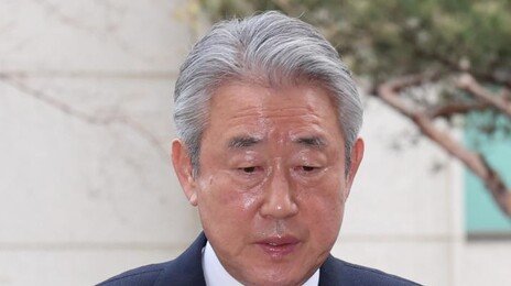 ‘1억 수수’ 의혹 강호동 농협회장, 첫 피의자 조사