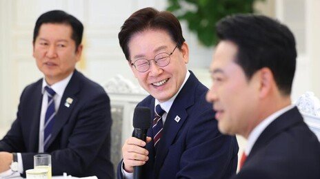 李 “현찰 나눠주기, 과한 표현” 장동혁 “집 처분하느라 고생 좀 했다”