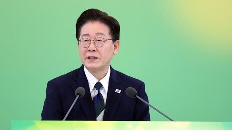 李 “정규직 선발되면 좋은 대우 받아야 한다?…상당히 큰 왜곡”