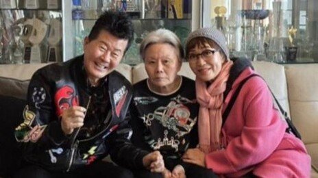 하춘화, 치매 투병 ‘옥경이’ 문병…태진아와 50년 우정