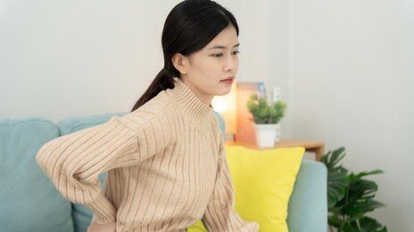 “허리 아닌 다리가 신호”…2030 디스크 생활습관병 됐다