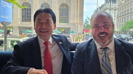 장동혁, ‘우편투표 제한’ 주장 美인사 면담… 당내 “부정선거론 기대 극우 결집 나서나”