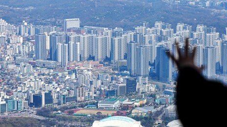 양도세 중과 앞둔 다주택자 “전세 낀 집, 팔고 싶어도 안 팔려”