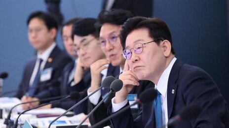 AI 자율주행-재생에너지 규제 특례… 李 “총괄 권한 차르 활용”