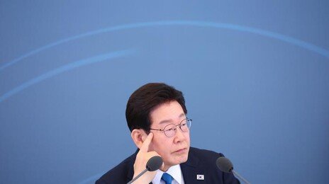 李 ‘메가특구 차르’ 도입 건의에 “정말 좋아, 우리 스타일”