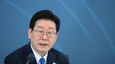 [김순덕 칼럼]황당 X에 잡힌 李, 대통령 주변이 단단히 고장났다