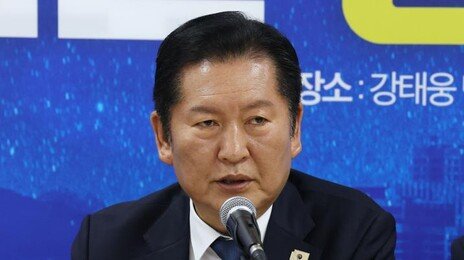 정청래 “의원 향해 고개 빳빳이 든 檢…수사권 손톱만큼도 안돼”