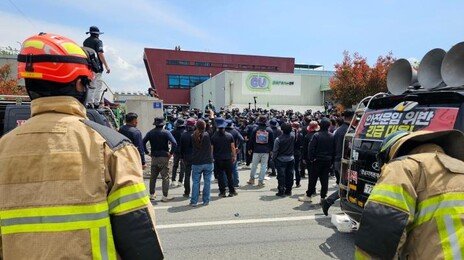 화물연대, 진주서 탑차 이동 막아서다 사고…1명 사망