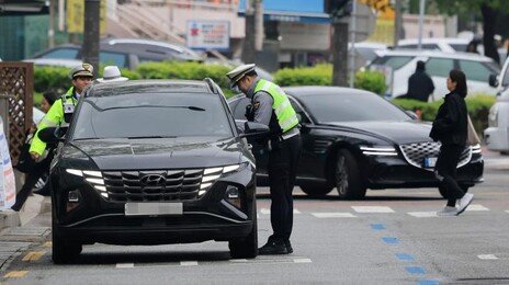 “서행” 안통해… 우회전 일시정지 어기면 범칙금 6만원