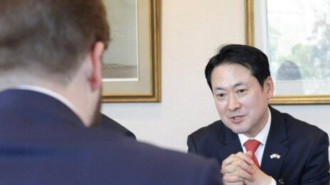 꼬이는 장동혁 訪美 해명…당은 “사과”, 본인은 “분명 차관보”