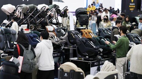 손주 사랑에 열린 지갑… 60대, 출산 용품 소비 1년새 61% 늘어