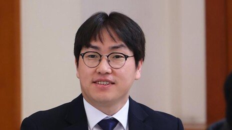 임명 열달도 안된 AI수석을 ‘2년용’ 선거 차출, 與서도 “생뚱맞다”