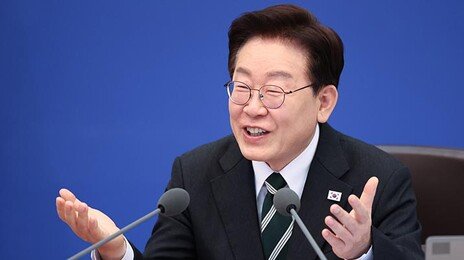 李 “왜 자꾸 외국군 없으면 자체방위 어렵단 불안감 갖나”