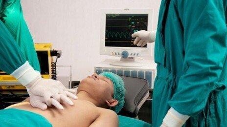 “40시간 멈춘 심장 다시 뛰었다”…후유증 없이 걸어나가게 한 ‘이 기술’