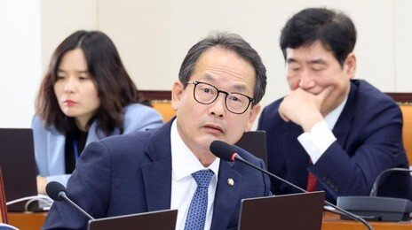 與 이번엔 ‘성비위’… 금품 비리 의혹 이어 공천 과정 잇단 잡음