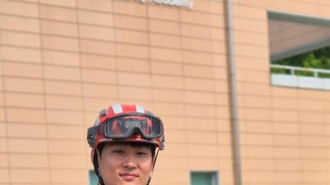 “왈왈” 구조견 로라, 해발 497m서 찾았다…뇌경색 실종자