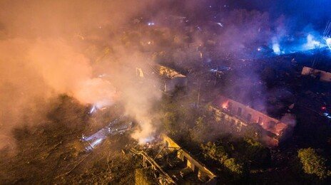 ‘폭격’ 방불케 한 中폭죽공장 폭발…26명 죽자 시진핑도 “엄벌”
