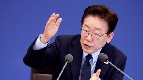 李대통령-민주당 지지율 2%포인트씩 하락…국힘은 3%포인트 올라