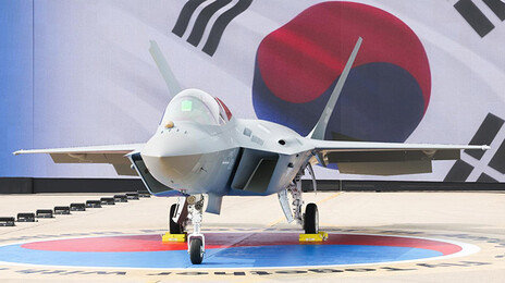 국산 전투기 KF-21, 마지막 관문 뚫었다…‘전투용 적합 판정’ 획득