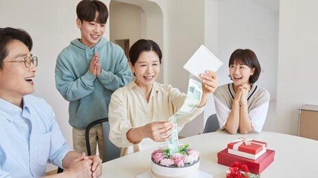 “나만 적게 드리는 걸까?”…어버이날 평균 송금액 얼마였나 보니