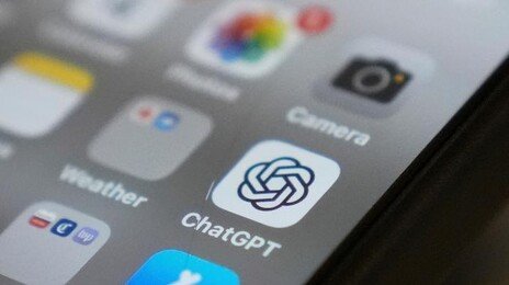챗GPT 파일첨부 4시간 먹통에…“과제·작업 못해” 이용자들 발동동